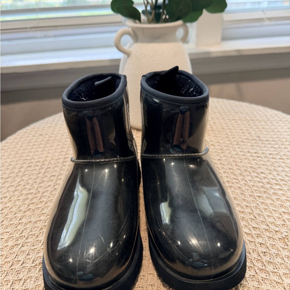 UGG Black Patent Kids Ankle Boots with Branded Side Strap - Picture 6 of 9